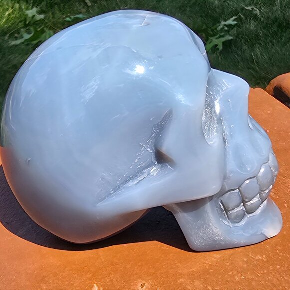 Agate Skull โ Stability โข Inner Strength โข Earth Wisdom - Picture 3 of 7